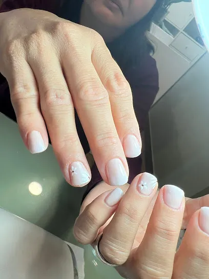 AlisNails