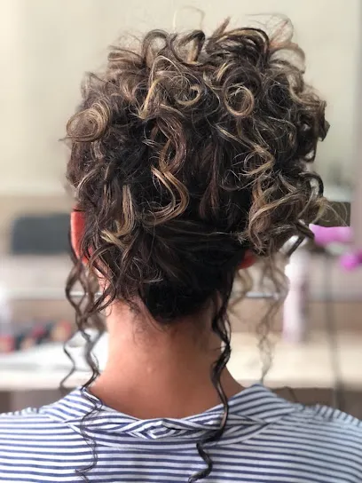 Amelia HAIR SALON Peluqueria Chirivella