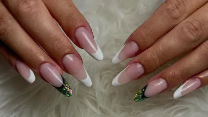 Anas Nails