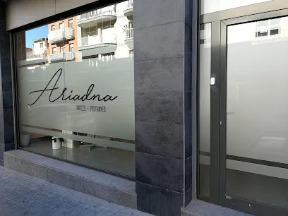 Ariadna Ungles y Pestanyes