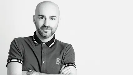 Arturo Rosaleñ Peluqueros