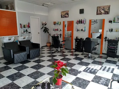 Bertos Peluqueros by Benjamin Bertos y Irene Mendoza