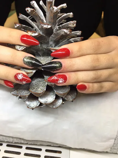 Blanco Nails Design