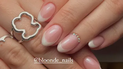 Bloonde Nails