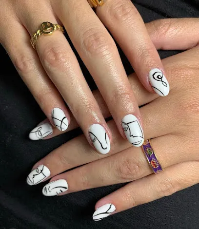 BY LOLA BLAY ESTILISTAS