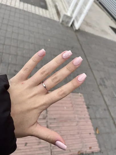 Candela Nails & Beauty Salera