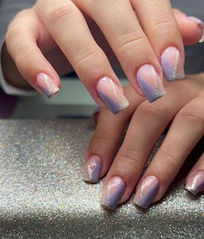 Carol Fantasy Nails