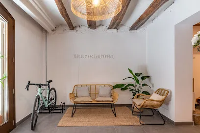 CASA FIKA | Nails + Café + Boutique