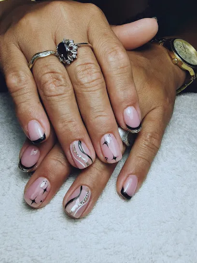 Catalina Nails 07