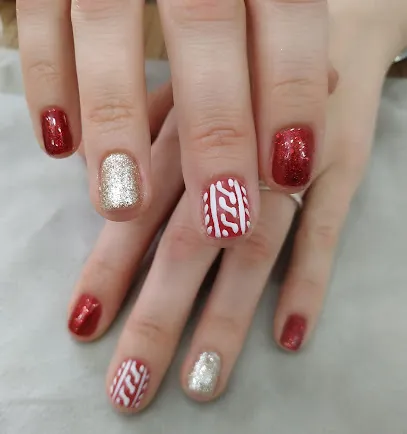 Chic Nails