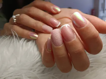 CR Nails
