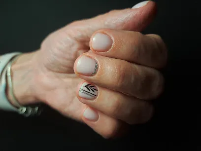 Crazy Nails Artist