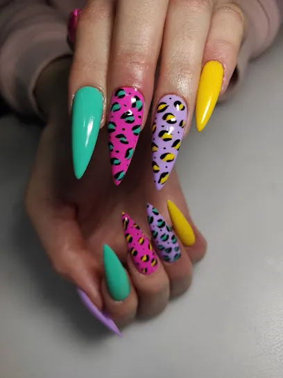 Criss Nails