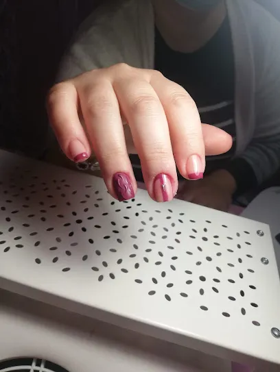D Nails & Top Lashes