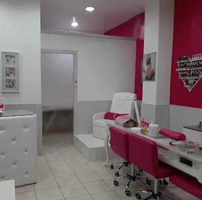 De Luxe uñas & Belleza