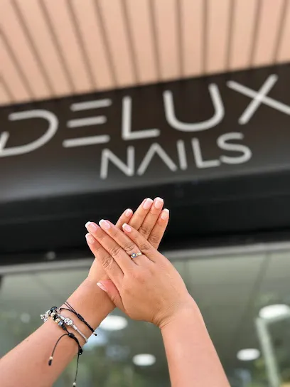 Deluxe Nails