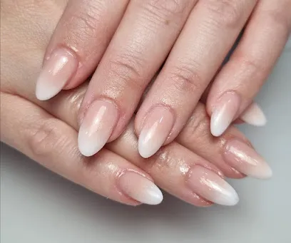 Deluxe | Salón de uñas & Estética