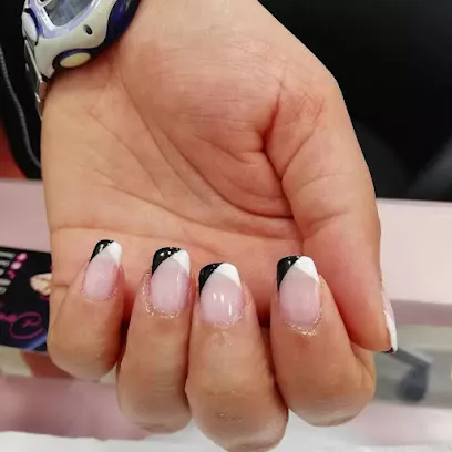 Dereck Nails