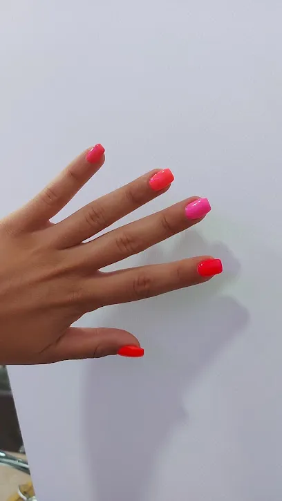 Di Capelli. Peluquería y Estética