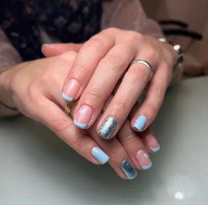 DollyNails