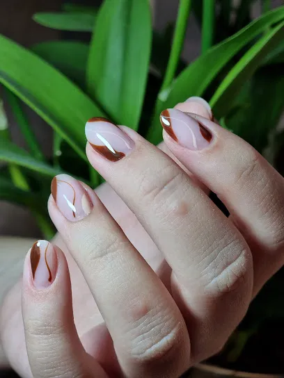 Dumi Nails
