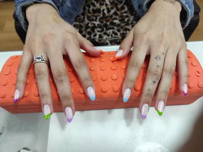 ELIM Nails