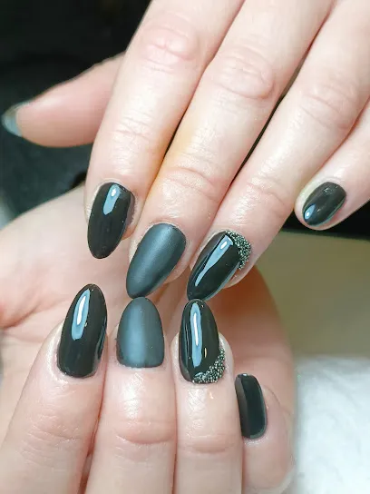 Elizabeth Nails Stylish