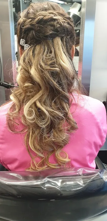 Elvira Alejo Peluqueros