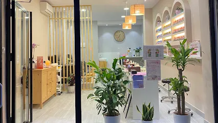 Emi | Salón de Uñas