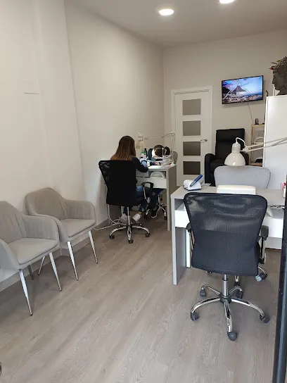 Ena manicure