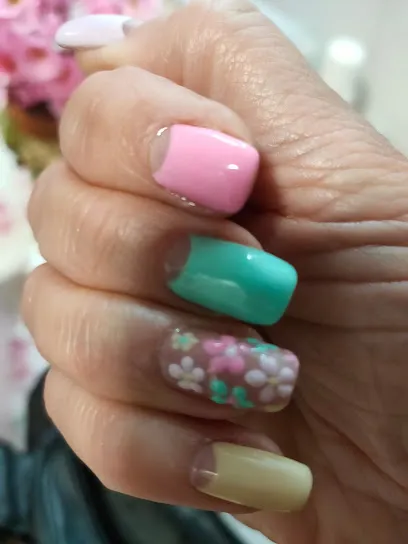 Frida Nails