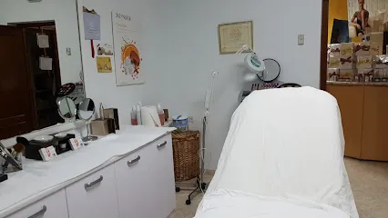 GABINETE DE BELLEZA CARMEN