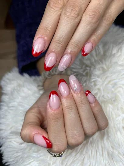 Giny Nails By Esther Catalina
