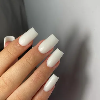 Hache Nails