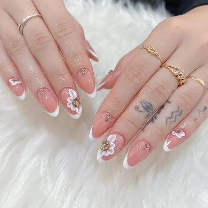 Happy Nails
