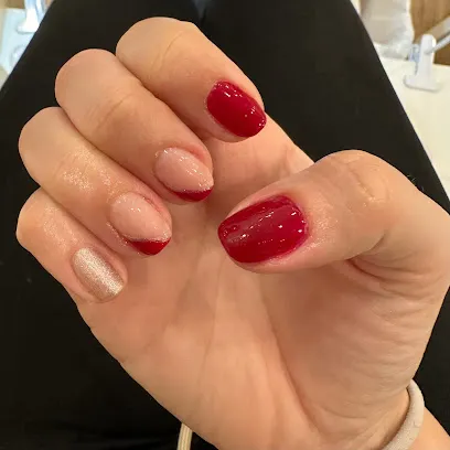 Hello Nails