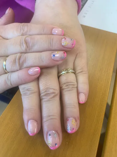 Hello Nails