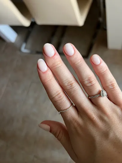 Hello Nails