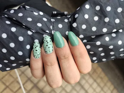 Hello Nails