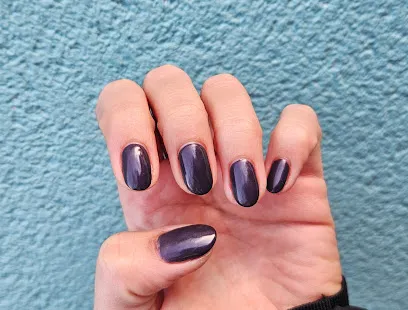 Hello Nails