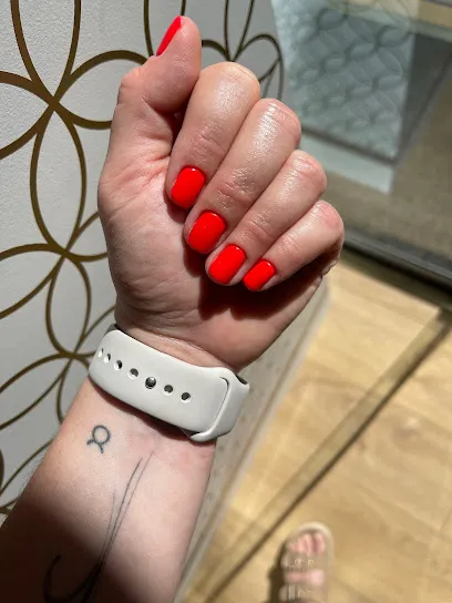 Hello Nails