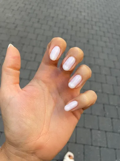 Hello Nails