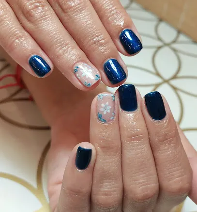 Hello Nails