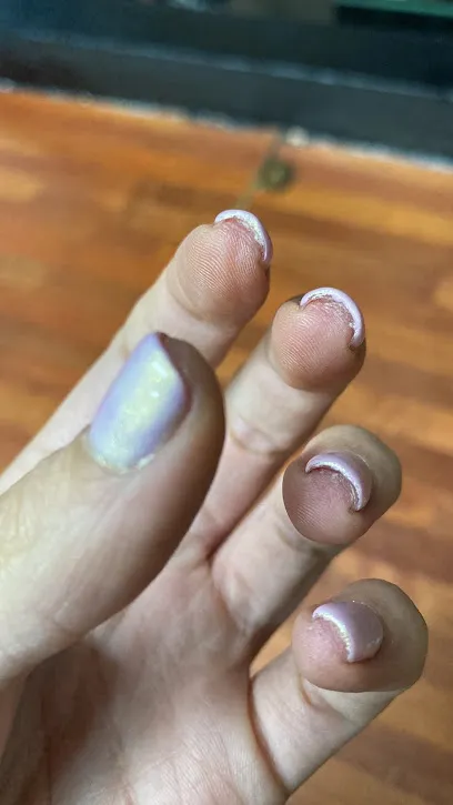 Hello Nails