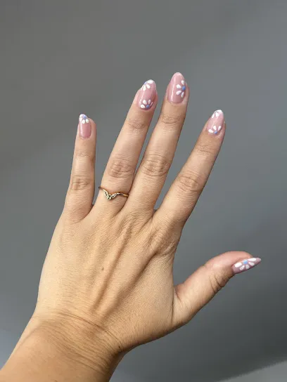 Hello Nails