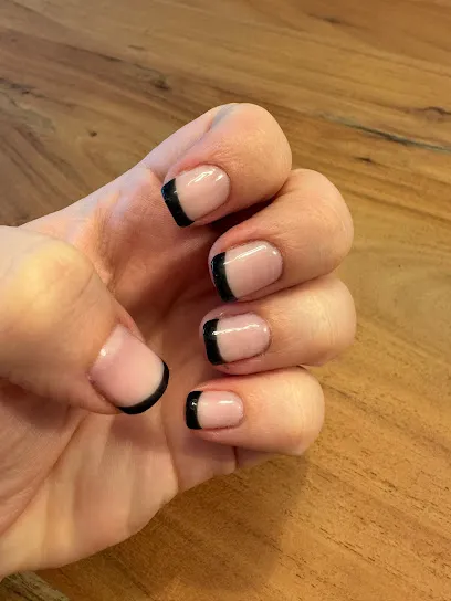 Hello Nails