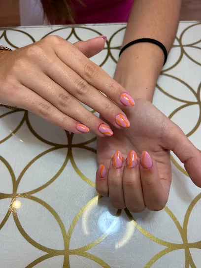 Hello Nails