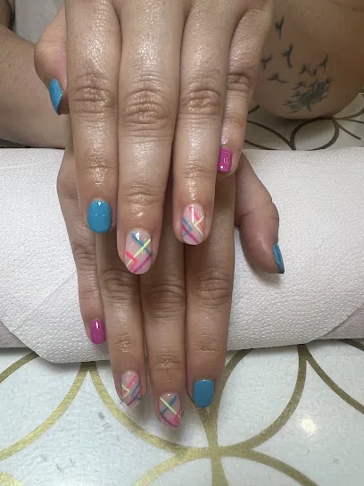 Hello Nails
