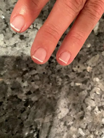 Hello Nails