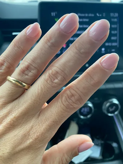 Hello Nails